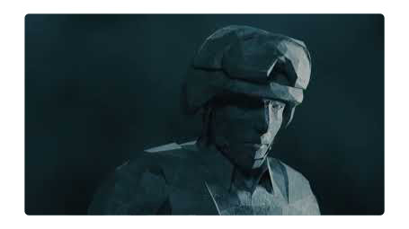 Das Bild zeigt einen Soldaten vor dunklem Hintergrund.